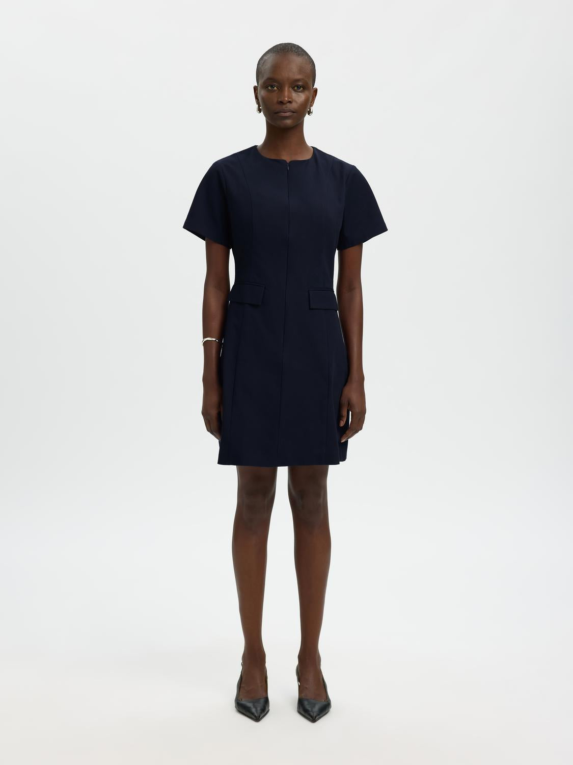 model_shot-front